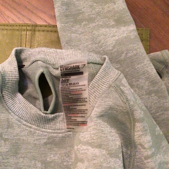 Gymshark Women's Camo Seamless Long Sleeve Crop Top Sage Green XS - Picture 7 of 7